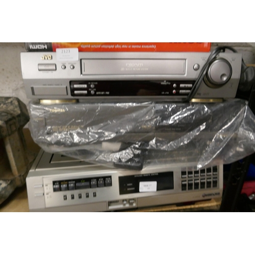 2123 - Three VHS video players/recorders including Hitachi VT-8700E, Toshiba V-611B, JVC HR-J755EK, all wit... 