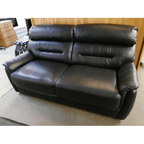 1473 - A three seater leather sofa and two seater leather sofa