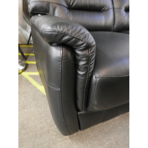 1473 - A three seater leather sofa and two seater leather sofa