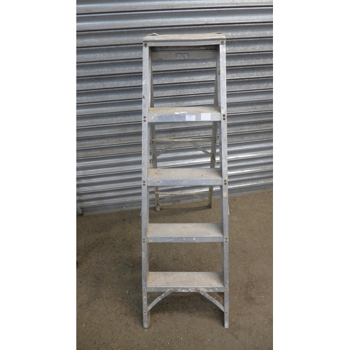 2195 - 3 step ladders - a 5 rung home base, a 5 rung A Frame and a 2 rung Beldray