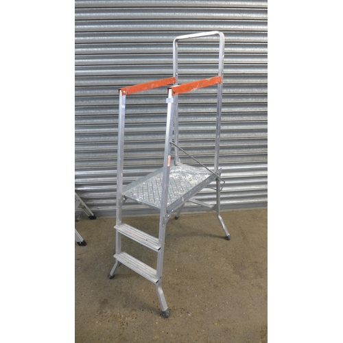 2200 - An aluminium 480mm height folding hop up work platform and an aluminium 600mm height folding 3 rung ... 