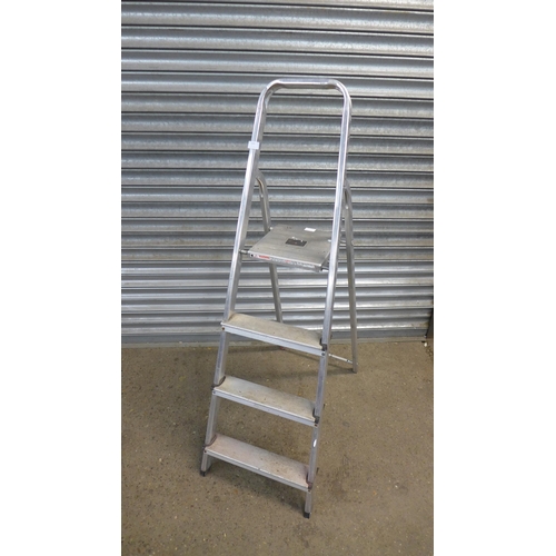 2201 - A set of 4 rung metal safety steps with handrail, an aluminium 4 rung step ladder and a set of metal... 