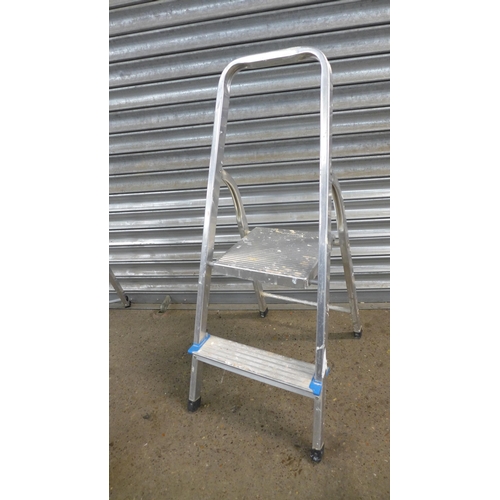 2202 - An aluminium 5 rung step ladder, an aluminium 2 rung step ladder and an aluminium 3 rung step ladder