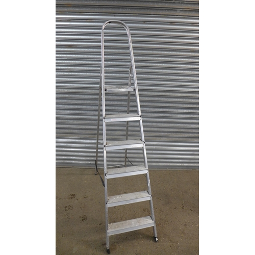 2204 - A metal 5 rung step ladder, an aluminium 6 rung step ladder and a set of metal 2 rung safety steps