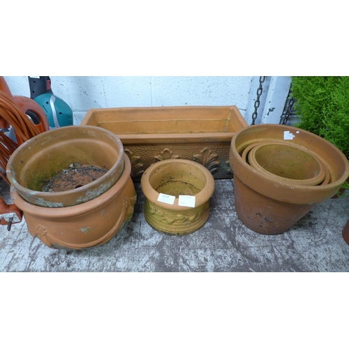 2218 - A selection of assorted terracotta planters