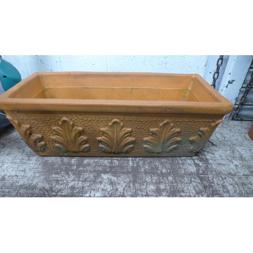 2218 - A selection of assorted terracotta planters