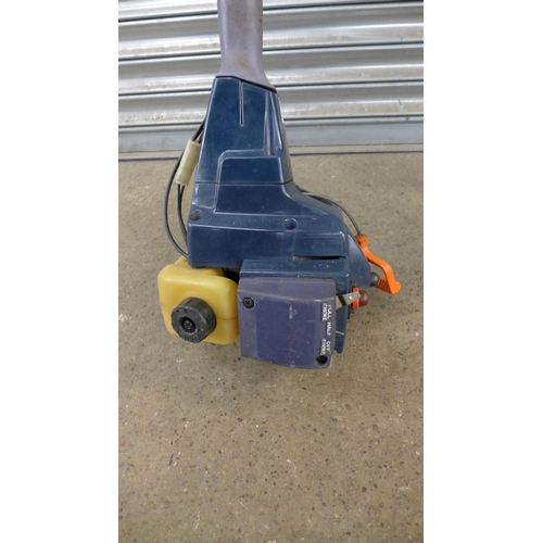 2220 - A Husqvarna Mondolo max petrol strimmer