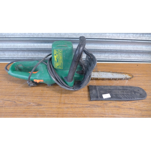 2227 - A Black and Decker GK1430 30cm electric chainsaw