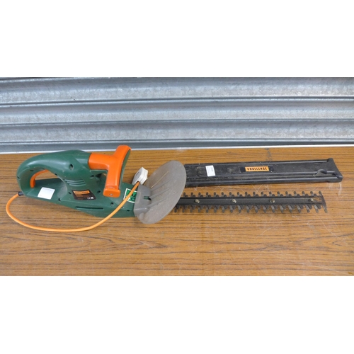 2228 - A Challenge MHT6457 230v electric hedge cutter