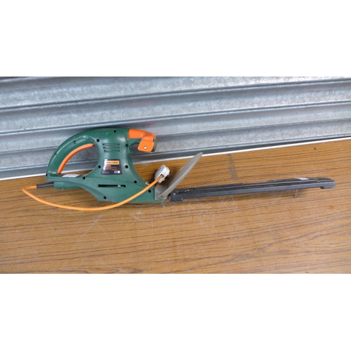 2228 - A Challenge MHT6457 230v electric hedge cutter