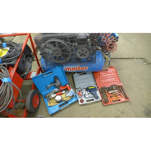 2251 - A Clarke Airmaster AM 15/60 compressor with air hose and ½