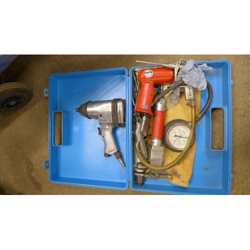 2251 - A Clarke Airmaster AM 15/60 compressor with air hose and ½