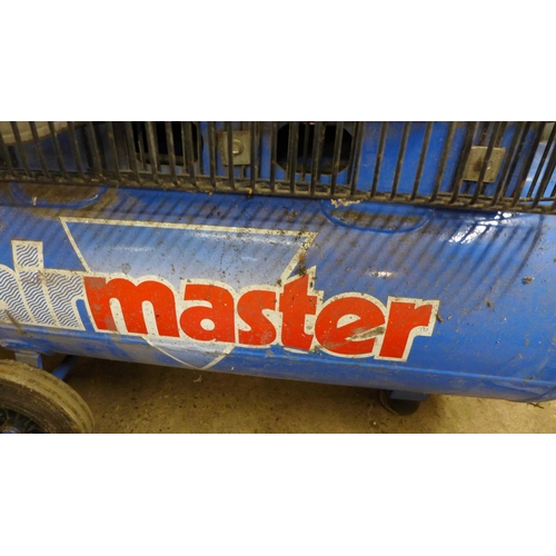 2251 - A Clarke Airmaster AM 15/60 compressor with air hose and ½