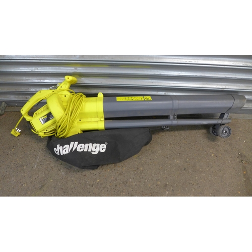 2263 - A Powerbase garden shredder GL5240H 2400w with plunger and Challenger garden leaf blower (W)