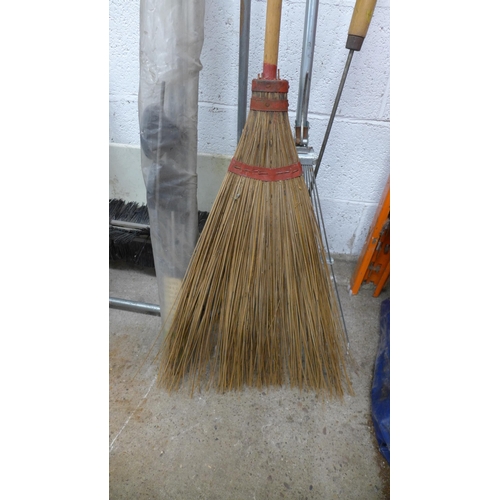 2276 - An Allen Mark X garden sweeper, an Ace of Spades turf lifter, bamboo sweeping brush and other garden... 