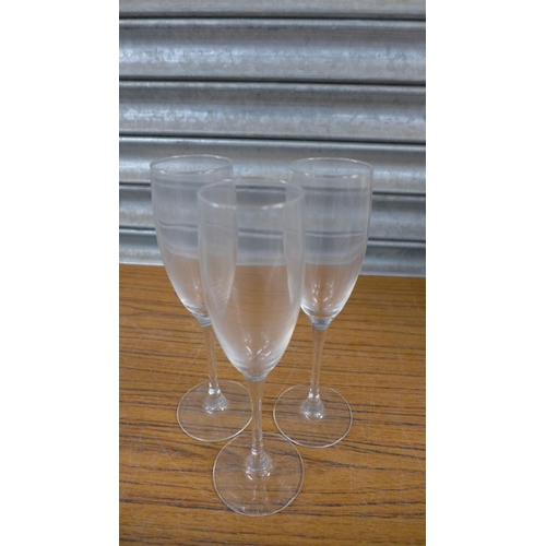 2296 - Approximately 60 assorted wine glasses