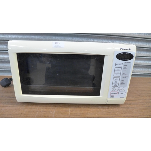 2333 - A Panasonic NN-E255W 800w microwave