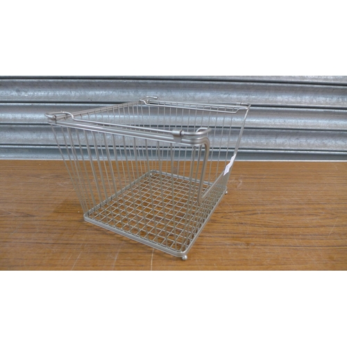 2334 - 12 steel stackable storage trays