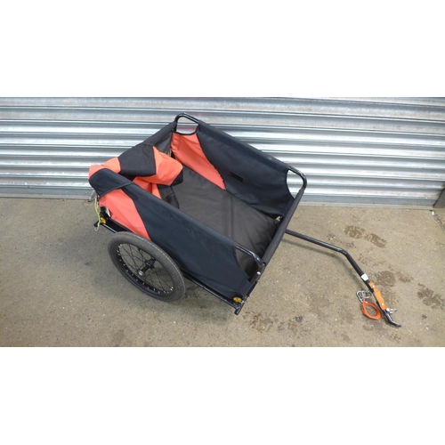 2349 - A 2 wheel bike trailer with clip