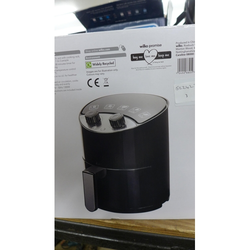 2352 - A Wilko 2.5 litre air fryer