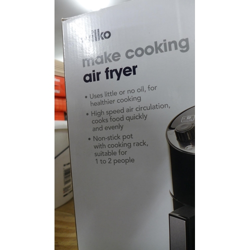 2352 - A Wilko 2.5 litre air fryer