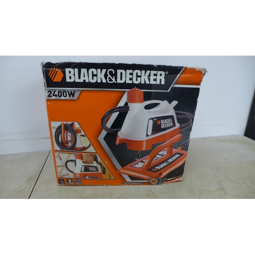 2373 - A Black and Decker 240w wallpaper steamer stripper and a Performance Power PHCT1800T2 1800w hot air ... 