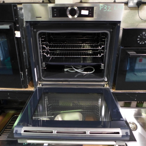 3010 - Bosch Serie 8 Home Connect Single Pyrolytic Oven - model: HBG6764S6B, H595xW595xD548 Original RRP £8... 