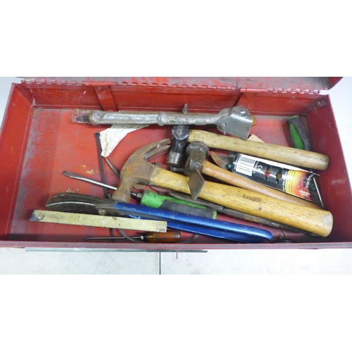 2014 - A Clarke red metal tool box with assorted tools including hammers, sockets, screwdrivers, etc.