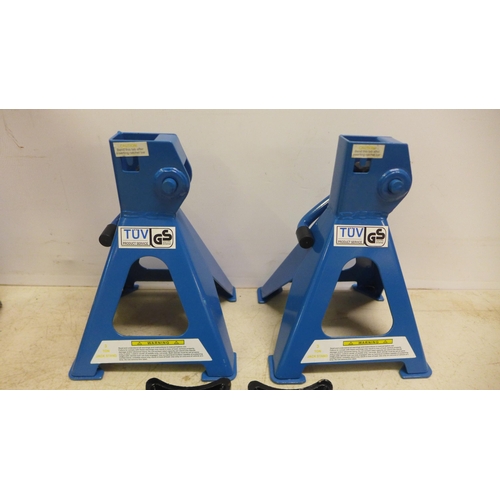 2037 - A boxed set of 3 ton capacity jack stands, a Clarke Air CAT116 3/8