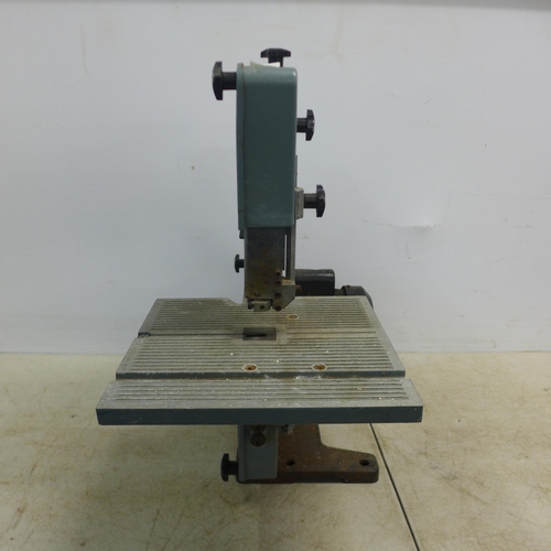 2047 - Delta 240V band saw no blade (W)