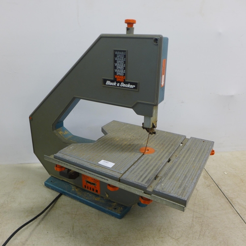 2085 - A Black and Decker DN339 serial T1 240V, 300w variable speed band saw