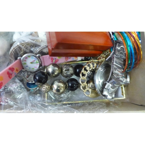 2094 - A quantity of costume jewellery with jewellery box