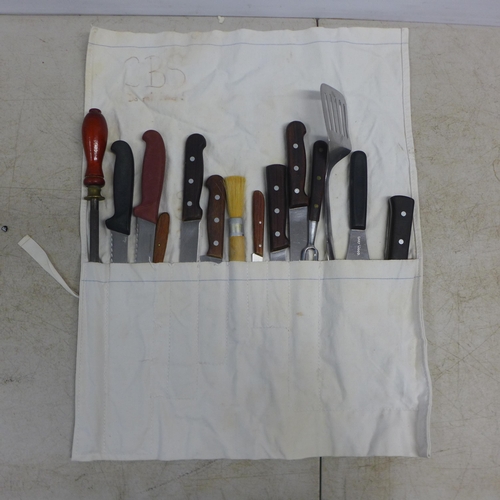 2102 - A vintage chefs set including knife sharpener, Victorinox kitchen knives, pastry brush, cleaver, pal... 