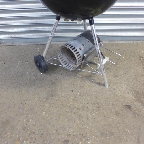 2190 - A Weber round bowl charcoal BBQ with fire starting cone