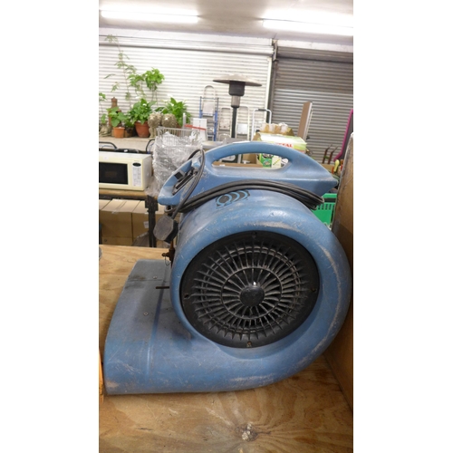 2382 - A three speed Snail-Eze R40v industrial blower and an airflow adventure 2403 230v industrial fan