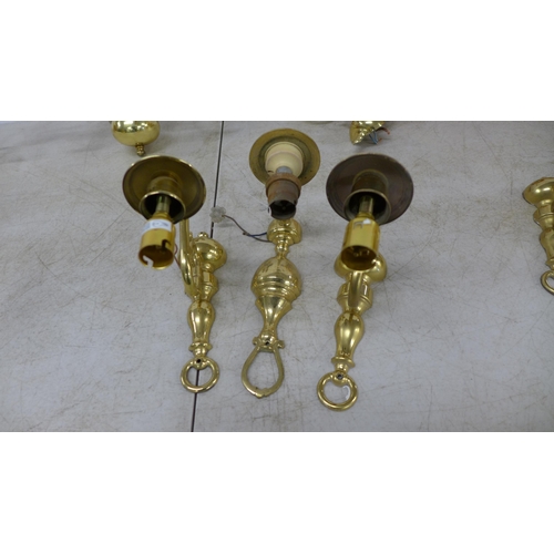 2389 - A box of brass chandelier fittings