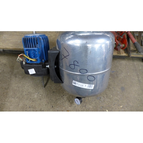 2398 - A Clarke CBM250SS 230 electric rotor pump (7791), a Clarke Weld (MIG135TE230) mig welder (7795) and ... 