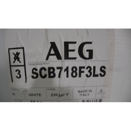 3098 - AEG Integrated Fridge Freezer Model: SCB718F3LS (446-13) * This lot is subject to vat