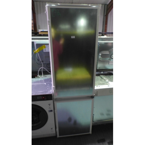 3159 - Zanussi Integrated Fridge Freezer - Model: ZNFN18ES3 (446-179) * This lot is subject to vat