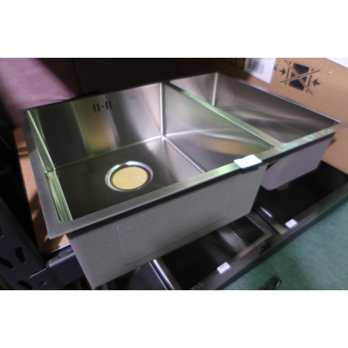 3177 - 1.5 Bowl Undermount Sink (Dented Frame) (446-186) *This lot is subject to vat