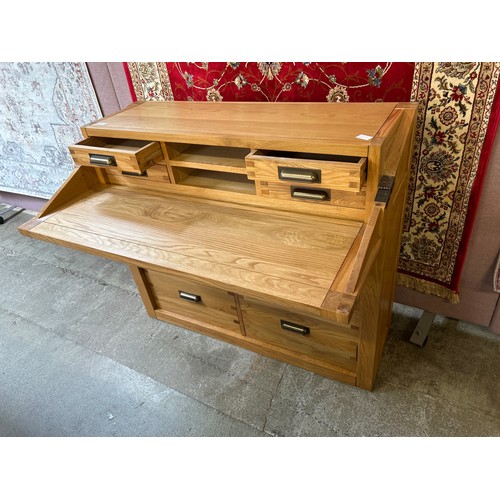 1500 - Oak military style desk