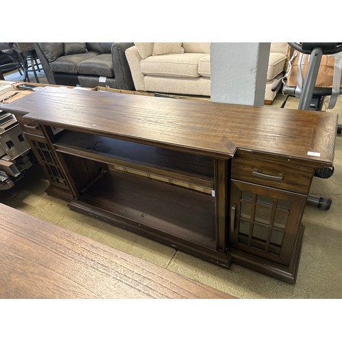 1533 - A two door, two drawer sideboard