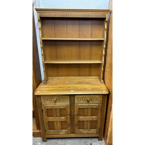 250 - An oak dresser