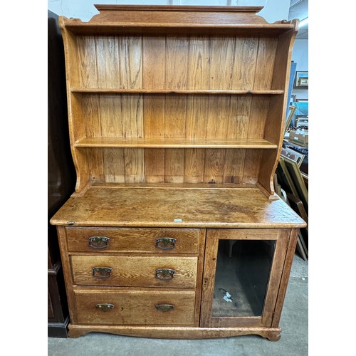 259 - An oak dresser