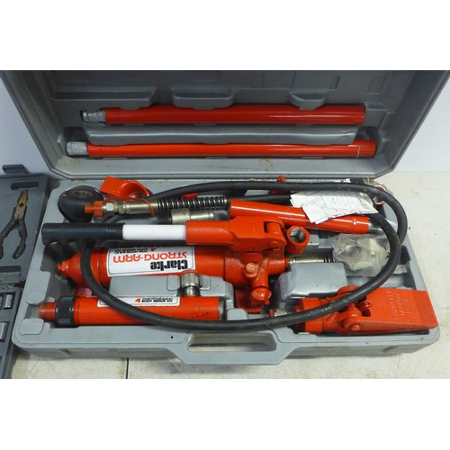 2010 - A Clarke Strong Arm 4 ton body ram and 2 socket and spanner sets including Richmond and Hilka