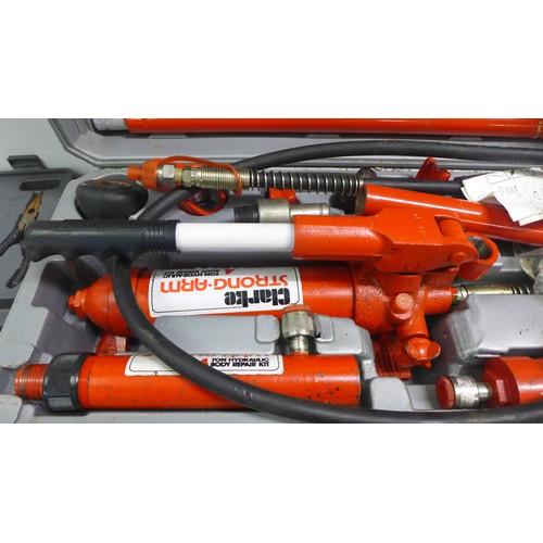 2010 - A Clarke Strong Arm 4 ton body ram and 2 socket and spanner sets including Richmond and Hilka