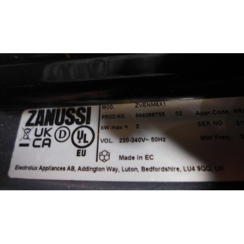 3014 - Zanussi Combi Microwave - Missing Shelves/Heavy Use model: ZVENM6X1, H455xW595xD567 Original RRP £48... 
