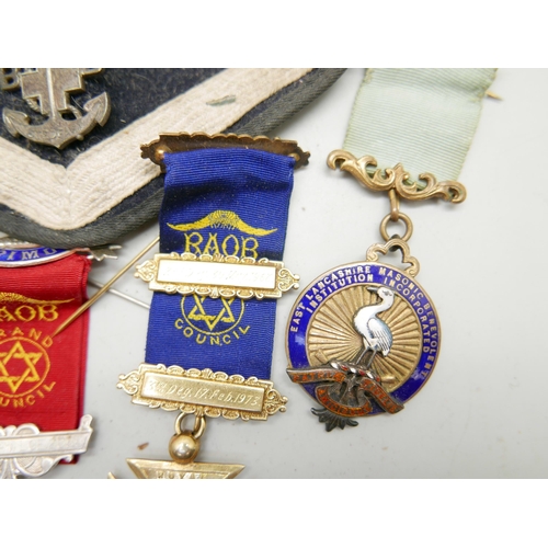 1004 - A silver-gilt RAOB medal, other medals and Boys Brigade badges