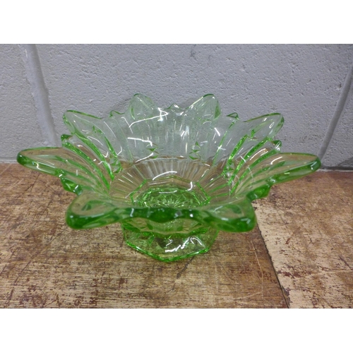 1036 - Six fruit bowls including Murano and carnival glass **PLEASE NOTE THIS LOT IS NOT ELIGIBLE FOR IN-HO... 