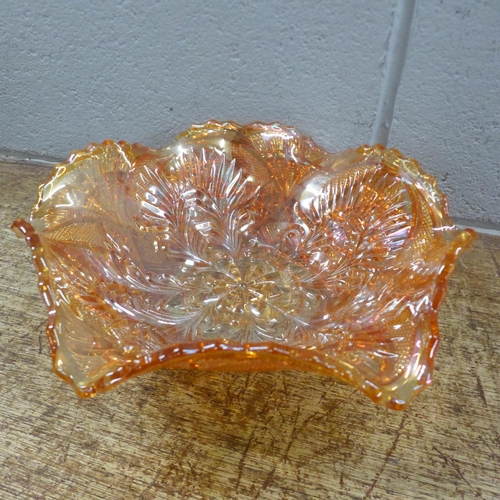 1036 - Six fruit bowls including Murano and carnival glass **PLEASE NOTE THIS LOT IS NOT ELIGIBLE FOR IN-HO... 